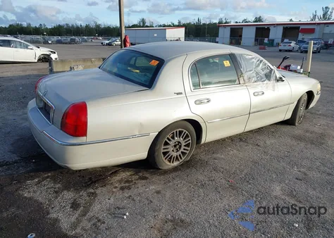 2007 Lincoln Town Car Signature Limited из США, поврежденный, VIN 1LNHM82V27Y637073